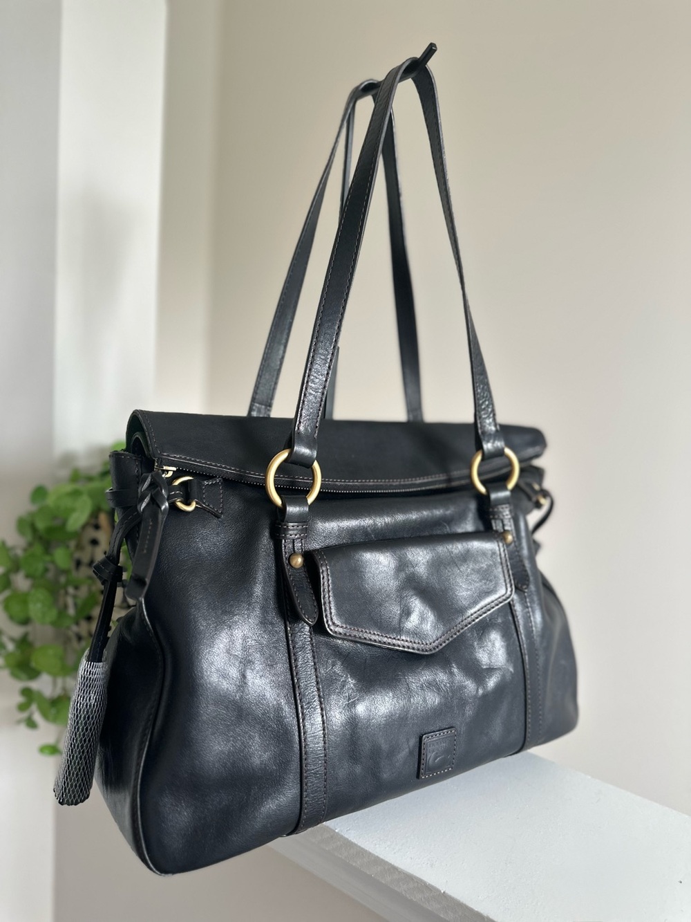 Dooney & Bourke Black Florentine Leather Smith Bag EUC